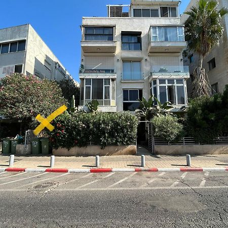 Glorious Renovated Apartment On Top Of The Beach Tel Aviv Exterior foto