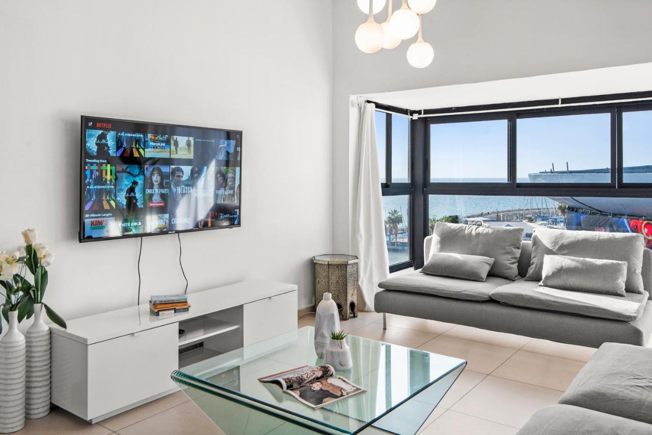 Glorious Renovated Apartment On Top Of The Beach Tel Aviv Exterior foto